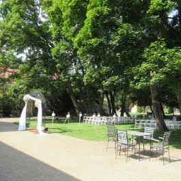 Fenyőharaszt Kastélyszálló, Verseg - Medence/kert