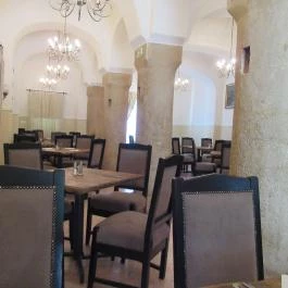 Fenyőharaszt Kastélyszálló étterme Verseg - Belső