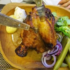 Ferdinánd Monarchia Cseh Sörház Budapest - Étel/ital