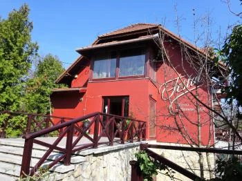 Festal Étterem és Hennessy Club Érd