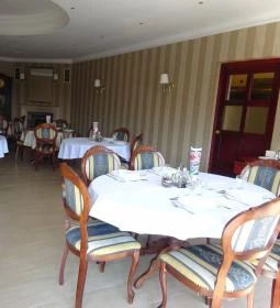 Festal Étterem és Hennessy Club