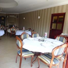 Festal Étterem és Hennessy Club, Érd - Belső