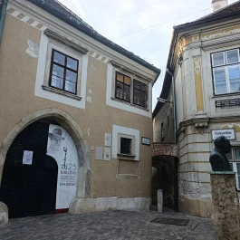 Festőköz, Sopron - Külső kép