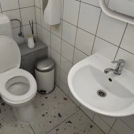 Fetekert - Fény utcai piac Budapest - Mosdó