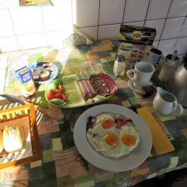 Fiáker Panzió, Miskolc - Vendéglátás