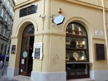 Fidel's Cabaret Budapest