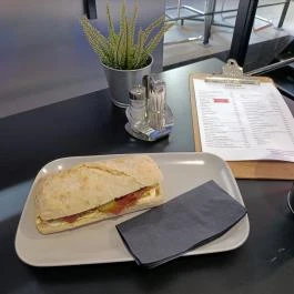 Fiktív Café & Event, Budapest - Étel/ital