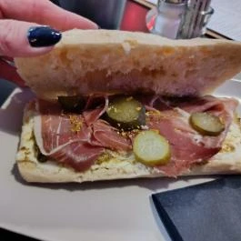 Fiktív Café & Event, Budapest - Étel/ital