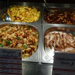 Fincsi Kínai Büfé Budapest - Étel/ital