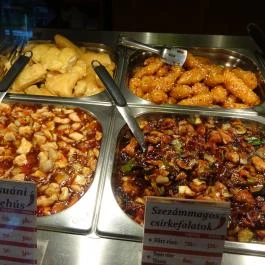 Fincsi Kínai Büfé Budapest - Étel/ital