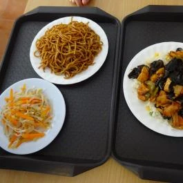 Fincsi Kínai Büfé Budapest - Étel/ital