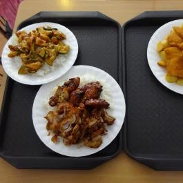 Fincsi Kínai Büfé Budapest - Étel/ital