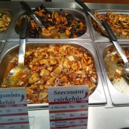 Fincsi Kínai Büfé Budapest - Étel/ital