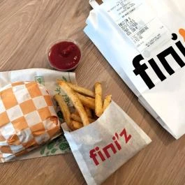 Fini'z Budapest - Étel/ital