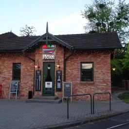 Fióka Budapest - Külső kép