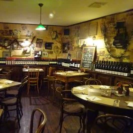 Firkász Cafe & Restaurant, Budapest - Belső