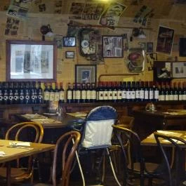 Firkász Cafe & Restaurant, Budapest - Belső