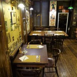 Firkász Cafe & Restaurant, Budapest - Belső