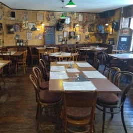 Firkász Cafe & Restaurant, Budapest - Belső