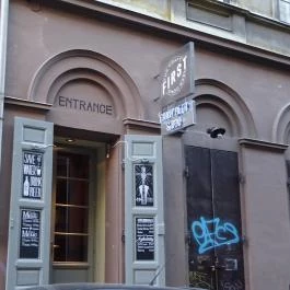 FIRST Craft Beer & BBQ Budapest - Külső kép