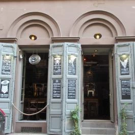 FIRST Craft Beer & BBQ Budapest - Külső kép