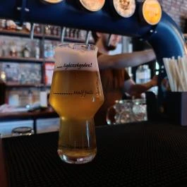 FIRST Craft Beer Brewery & Taproom Budapest - Étel/ital