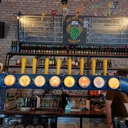 FIRST Craft Beer Brewery & Taproom Budapest - Étel/ital