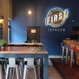 FIRST Craft Beer Brewery & Taproom Budapest - Belső