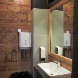 First Local Craft Beer & Kitchen Budapest - Mosdó