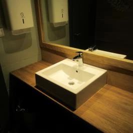 First Local Craft Beer & Kitchen Budapest - Mosdó