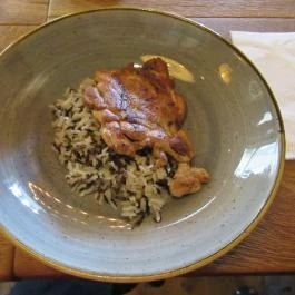 First Local Craft Beer & Kitchen Budapest - Étel/ital