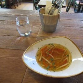 First Local Craft Beer & Kitchen Budapest - Étel/ital