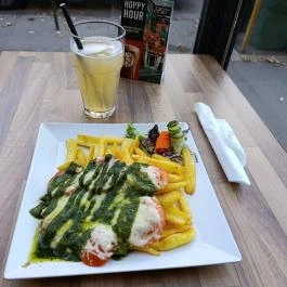 Flakon Bar & Restaurant Budapest - Étel/ital