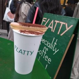 Flatty Coffee Shop Budapest - Étel/ital