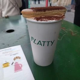 Flatty Coffee Shop Budapest - Étel/ital