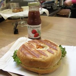 Flint Coffee Shop Budapest - Étel/ital