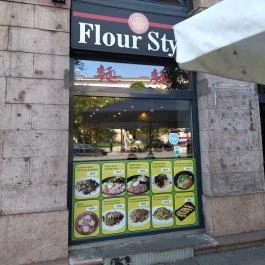 Flour Style Wok Bar Budapest - Külső kép