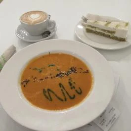 Flow Specialty Coffee Bar & Bistro Budapest - Étel/ital