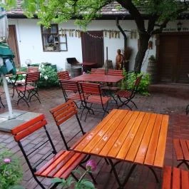 Öreg Prés Étterem Mór - Külső kép