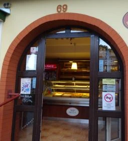 Fogarasi Pékség, Cukrászda & Kávézó