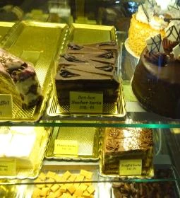 Fogarasi Pékség, Cukrászda & Kávézó