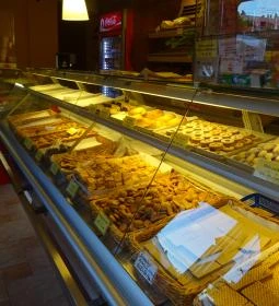 Fogarasi Pékség, Cukrászda & Kávézó