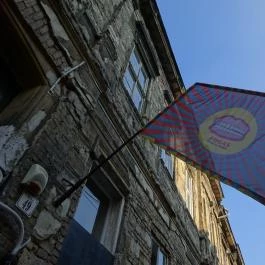 Instant- Fogas, Budapest - Külső kép