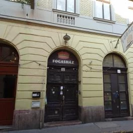 Instant- Fogas, Budapest - Külső kép