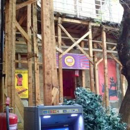 Instant- Fogas, Budapest - Külső kép