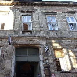 Instant- Fogas, Budapest - Külső kép