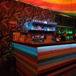 Instant- Fogas, Budapest - Belső