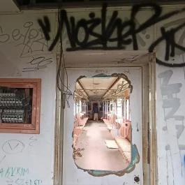 A Földből kitörő metrókocsi Csákberény - Belső