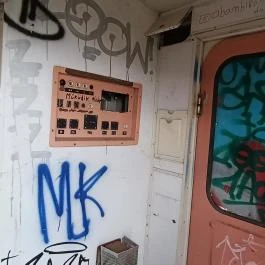 A Földből kitörő metrókocsi Csákberény - Belső