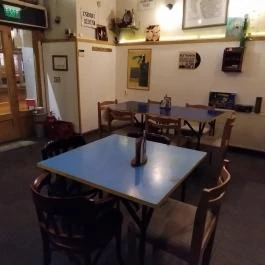 Fonódó Poharazó Budapest - Belső